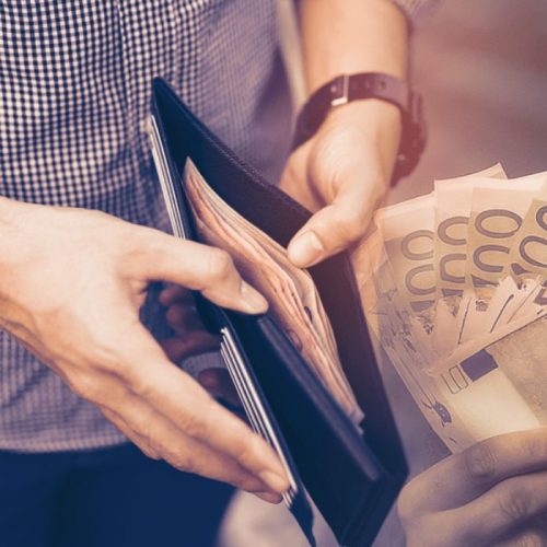 Ο Οικονομικός Ταχυδρόμος καταρρίπτει το αφήγημα της ανάπτυξης