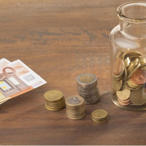 250 ευρώ επίδομα: Ποιοι το χάνουν και πότε θα δουν χρήματα στα ΑΤΜ
