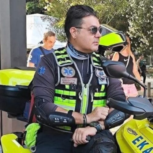 Θετική εξέλιξη: Επιτυχημένο το πρώτο χειρουργείο του διασώστη του ΕΚΑΒ μετά το τροχαίο στην Καλλιθέα