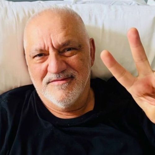 Σοκ και αποκαλύψεις: Ο Νίκος Πορτοκάλογλου μοιράστηκε φωτογραφία από το νοσοκομείο και την επέμβασή του!