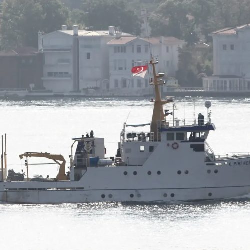 Πρίν απο λίγο: Το «Πίρι Ρέις» απέπλευσε από τη Σμύρνη προς το Αιγαίο
