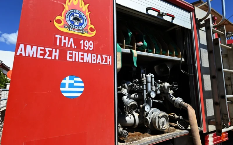Oριοθετήθηκε η πυρκαγιά στο Aμόνι Kορινθίας – Iσχυρές δυνάμεις απέτρεψαν τα χειρότερα