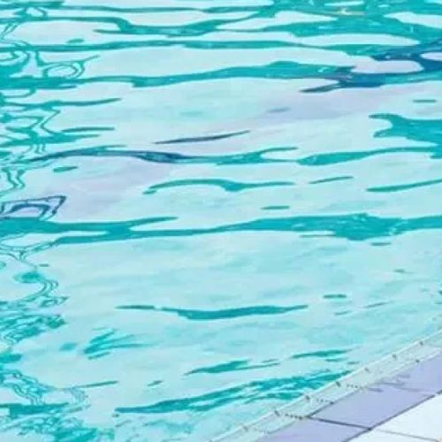 Κρίσιμες στιγμές για 18χρονο – Βυθίστηκε κι σταμάτησε να αναπνέει στην πισίνα