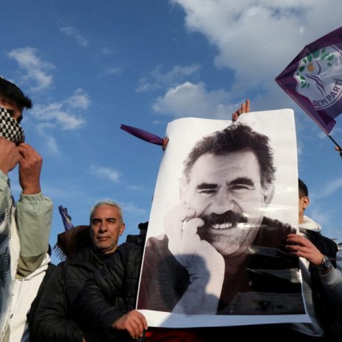 Κούρδοι: Το PKK λέει πως είναι «αδύνατο» στην παρούσα κατάσταση να αποφανθεί για τη διάλυσή του μετά την έκκληση Οτσαλάν