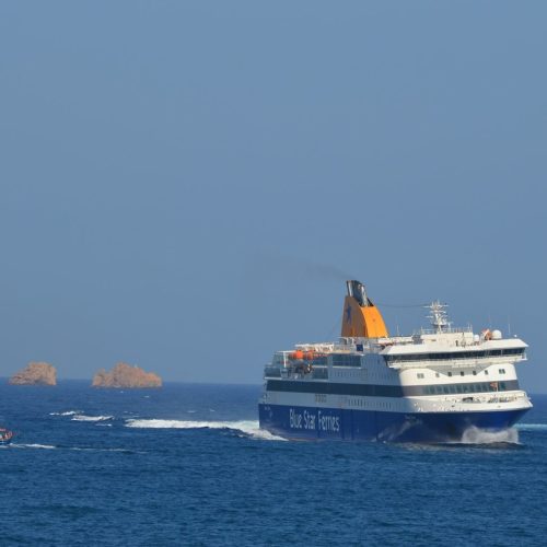 ΑΠΙΣΤΕΥΤΟ! Επιβάτης πηδά από το πλοίο καθώς ξεκινούσε