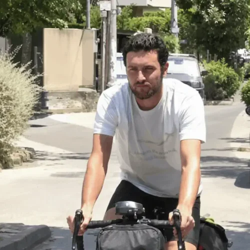 Γάλλος έκανε τον γύρο της Ευρώπης με ποδήλατο και τον έκλεψαν στο Μενίδι