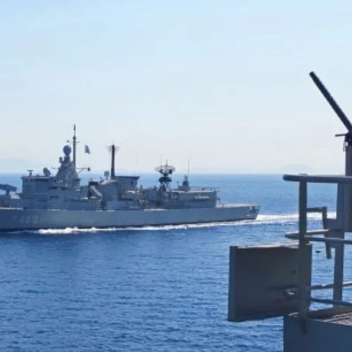 Το Πολεμικό Ναυτικό βυθίζεται … από τις παραιτήσεις
