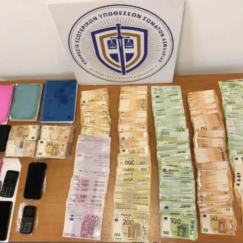 Στον ανακριτή διαφθοράς οι έξι συλληφθέντες για το κύκλωμα σε πολεοδομίες της Αττικής – Βαρύ κατηγορητήριο και δικογραφία 3.500 σελίδων
