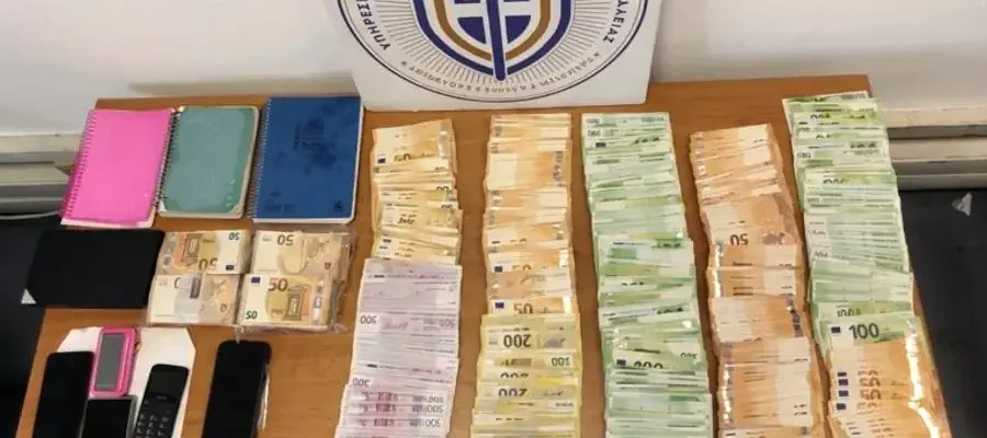 Στον ανακριτή διαφθοράς οι έξι συλληφθέντες για το κύκλωμα σε πολεοδομίες της Αττικής – Βαρύ κατηγορητήριο και δικογραφία 3.500 σελίδων