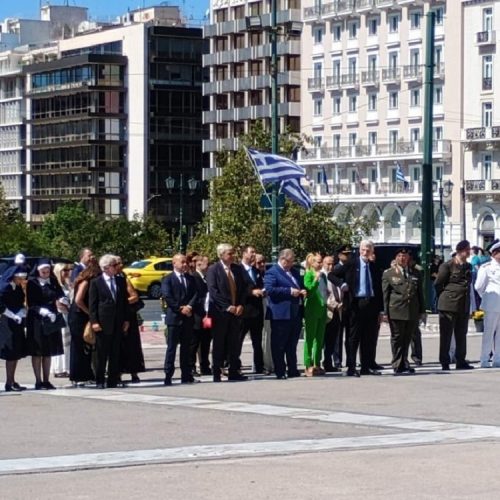 «ΝΤΡΟΠΗ»: «Έφυγαν» οι πολιτικοί από την τελετή μνήμης για τους μάρτυρες της Μικράς Ασίας, αφού φωτογραφήθηκαν – Εξαίρεση ο εκπρόσωπος της Ελληνικής Λύσης