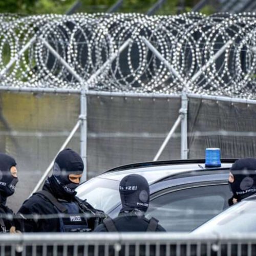 «ΜΥΣΤΗΡΙΟ» με τον εντοπισμό τριών πτωμάτων στην Γερμανία: Έκκληση στους κατοίκους να μείνουν στα σπίτια