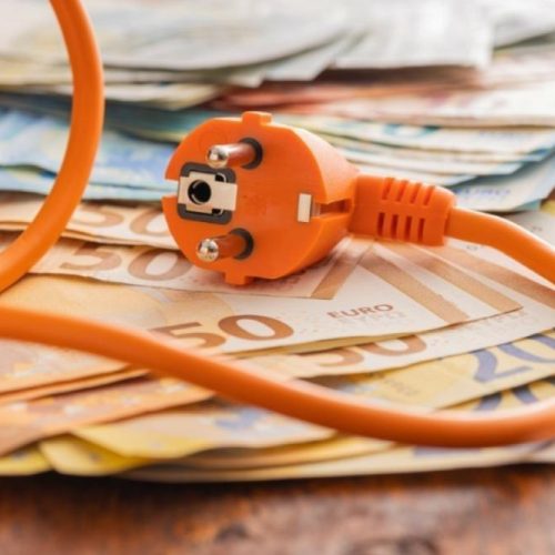 Ερχονται τα «πορτοκαλί» τιμολόγια στο ηλεκτρικό ρεύμα – Τι αλλάζει