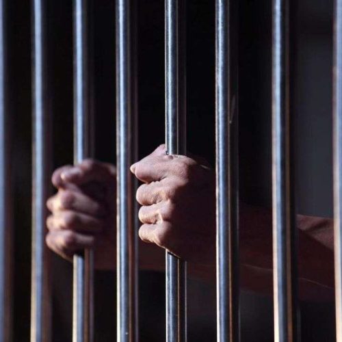 Βρετανία: Φυλακισμένοι «χαμογελούν πριν σκοτώσουν» συγκρατούμενό τους (Βίντεο)!