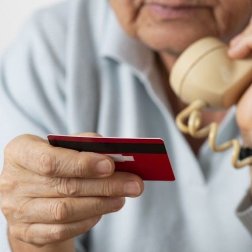 Τηλεφωνική απάτη με θύμα ηλικιωμένο – Του «άρπαξαν» 12.000 ευρώ