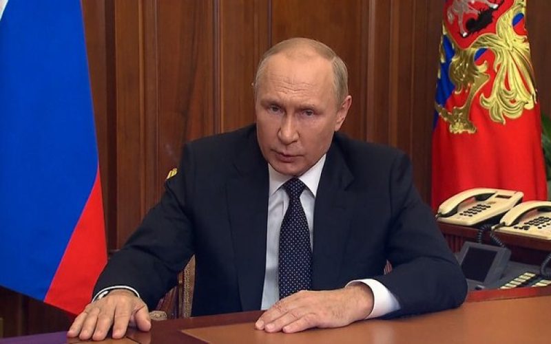 Σε αναμονή των Αμερικανών διαπραγματευτών ο Πούτιν: Το βλέμμα στην Ουκρανία μετά την αποκλιμάκωση στο Ιράν