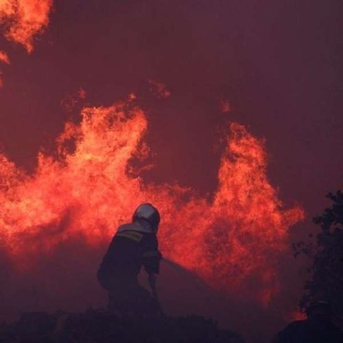Πυρκαγιά! Σε δάσος στα Καλυβάκια Κρεστένων