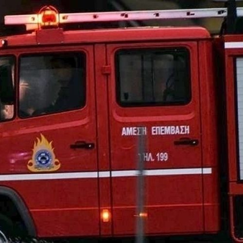 Πυρκαγιά σε εμπορική επιχείρηση – Εγκλωβίστηκαν άτομα