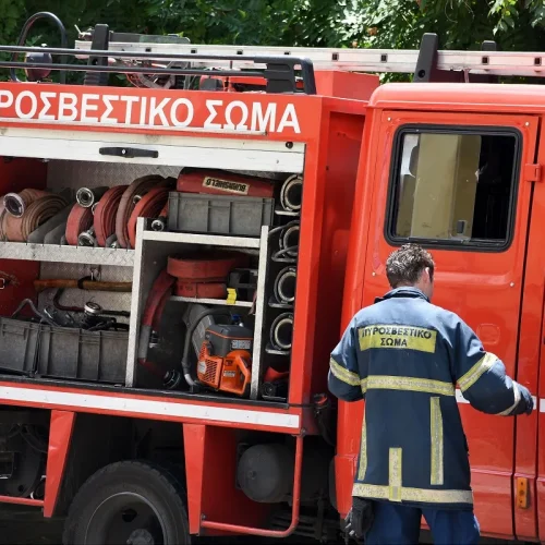 «ΥΠΟ ΕΛΕΓΧΟ» η φωτιά σε κατάστημα εντός «ΕΜΠΟΡΙΚΟΥ ΠΑΡΚΟΥ» στα Σπάτα