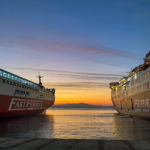 Απεργία «δένει» τα πλοία στη Ραφήνα – Ακυρώσεις δρομολογίων και τα νησιά που επηρεάζονται