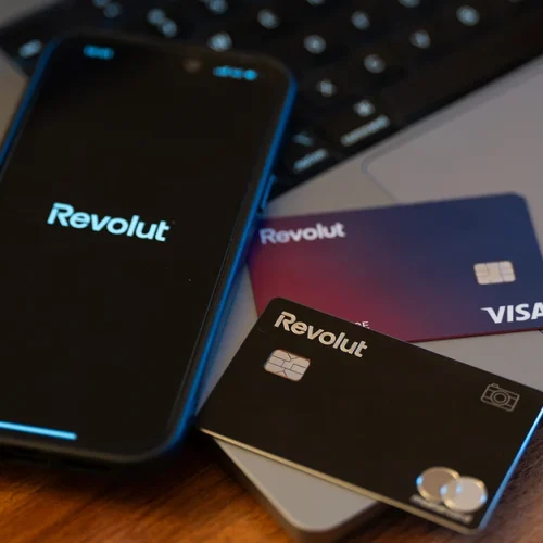 Έπεσε η Revolut: Προβλήματα στην πρόσβαση στους λογαριασμούς