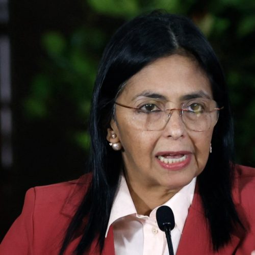 «Δεν θα γίνουμε αποικία»: Η Ροντρίγκεζ αναλαμβάνει πρόεδρος μετά τη σύλληψη Μαδούρο
