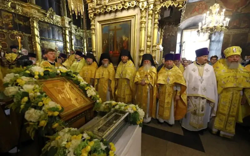Ένα εκατομμύριο Ρώσοι προσκύνησαν την Ιερά χείρα του Αγίου Σπυρίδωνα