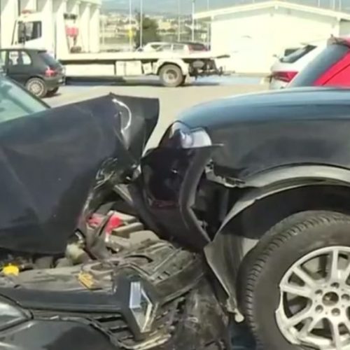 Χαοτικό τροχαίο στη Θεσσαλονίκη: Ηλικιωμένος οδηγός έχασε τον έλεγχο