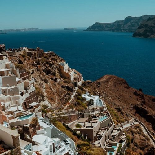 Στον “χορό” των Ρίχτερ οι Κυκλάδες – Eρήμωσε η Σαντορίνη, έφυγαν πάνω από 10.000 άνθρωποι