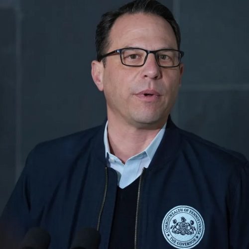 ΗΠΑ: «Έκαψαν» το σπίτι του κυβερνήτη της Πενσυλβάνια – Πού στρέφονται οι έρευνες (BINTEO)