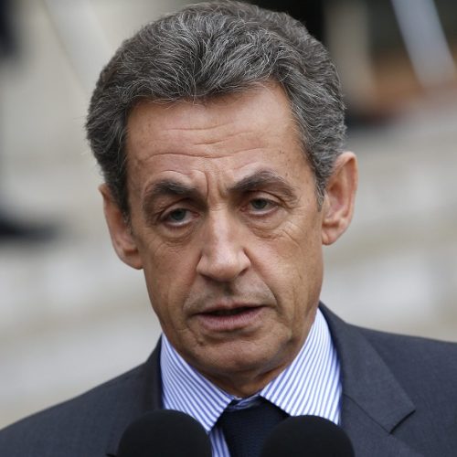 epa05118200 Leader of the center-right party 'Les Republicains' Nicolas Sarkozy talks to the media after meeting with French President Francois Hollande at the Elysee Palace in Paris, France, 22 January 2016. The French government announced its plans to inscribe emergency security measures in the country's constitution in response to the deadly terrorist attacks in Paris last month.  EPA/YOAN VALAT