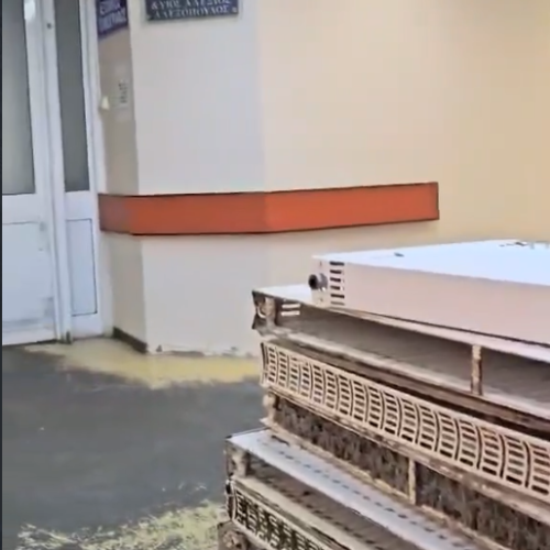 (ΒΙΝΤΕΟ)Που είσαι Άδωνη;;;Σκάνδαλο στο νοσοκομείο Άρτας!!! Οξυγόνο σε καρότσια σούπερ μάρκετ πάνω από τα κεφάλια ασθενών!!