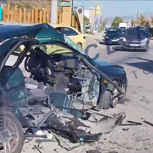 Σοβαρό τροχαίο στη Λεωφόρο Λαυρίου με δύο βαριά τραυματίες (ΒΙΝΤΕΟ)