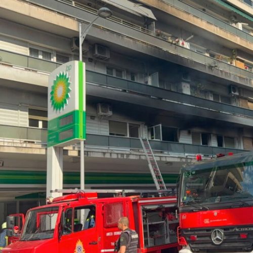 Θεσσαλονίκη: Φωτιά σε διαμέρισμα στην Λεωφόρο Στρατού πάνω από βενζινάδικο