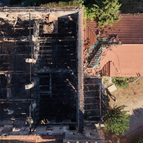 Κάηκε ολοσχερώς η ιστορική οινοποιία «Achaia Clauss»
