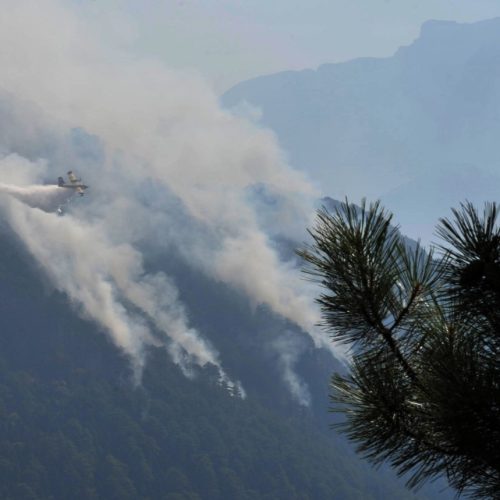 Για 11η ημέρα συνεχίζεται η μάχη με τη φωτιά στην Κόνιτσα