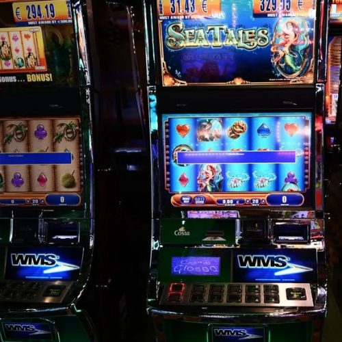 Έφοδος σε ίντερνετ καφέ με παράνομα τυχερά παιχνίδια στη Θεσσαλονίκη