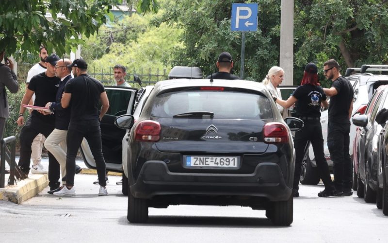 Θάνατος Μαζωνάκη: Στον ανακριτή το ζευγάρι γιατρών