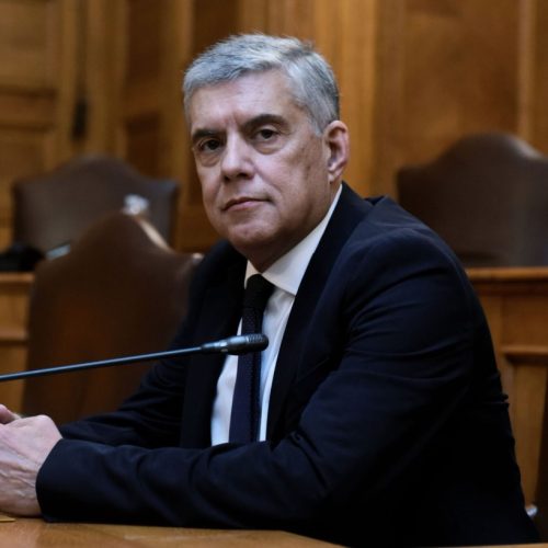 Τέμπη – Μπάζωμα: Οι αλχημείες Αγοραστού με τα «έγγραφα AI» και η αθόρυβη διαγραφή τους