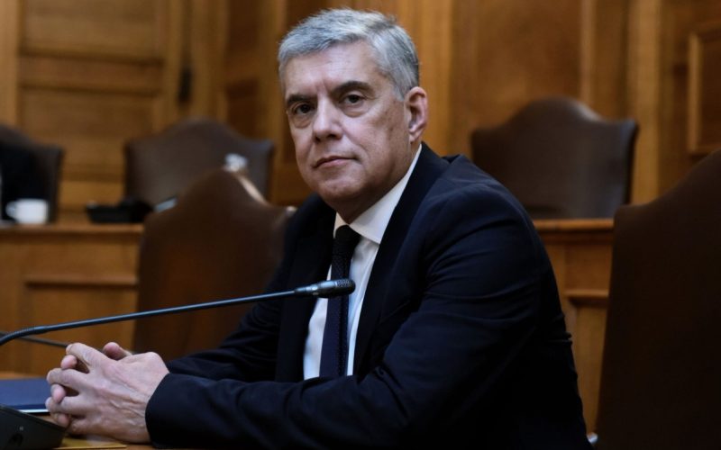 Τέμπη – Μπάζωμα: Οι αλχημείες Αγοραστού με τα «έγγραφα AI» και η αθόρυβη διαγραφή τους