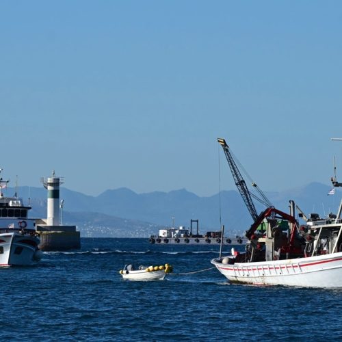 Σε αγώνα επιβίωσης οι αλιείς: Σε ισχύ «μπλόκο» και στον Πειραιά