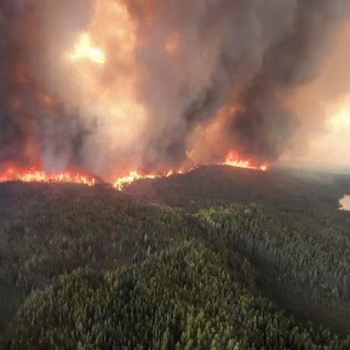 Πάνω από 17.000 άνθρωποι «ΕΚΚΕΝΩΘΗΚΑΝ» καθώς η Μανιτόμπα του Καναδά κήρυξε κατάσταση έκτακτης ανάγκης λόγω πυρκαγιάς