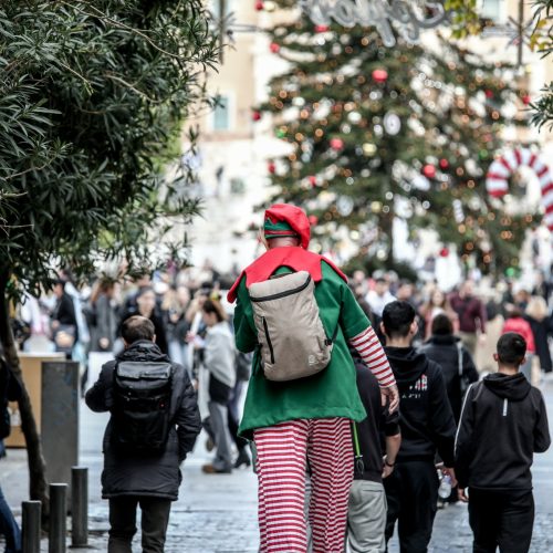 Ανοιχτά καταστήματα τις Κυριακές: Δείτε εδώ το αναλυτικό πρόγραμμα για τον Δεκέμβριο!