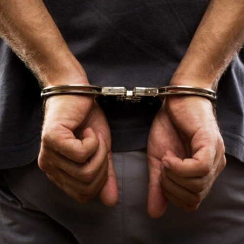 Συνελήφθη Αιγύπτιος που έκανε άσεμνες πράξεις έξω από σπίτι γυναίκας