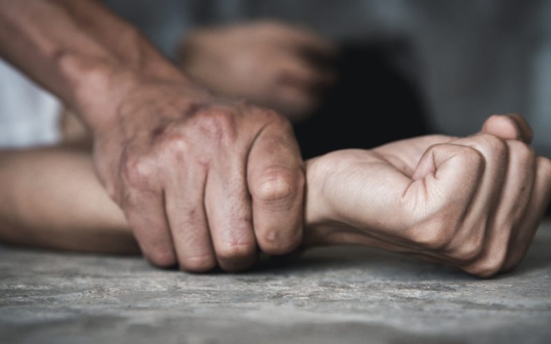 Θεσσαλονίκη: Τον βίασαν, τον μαχαίρωσαν και τον πέταξαν στη θάλασσα