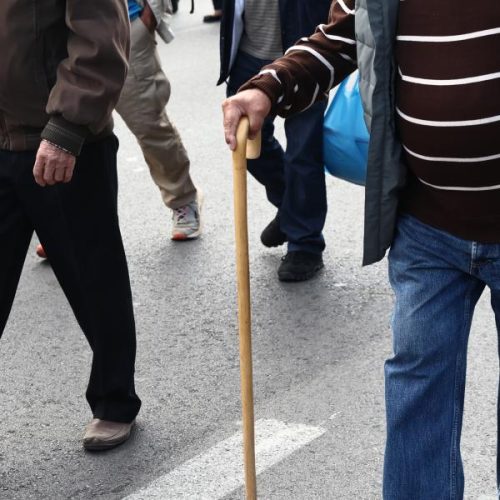 Τραγική επιβεβαίωση: Κάτω και από το βασικό μισθό οι συντάξεις