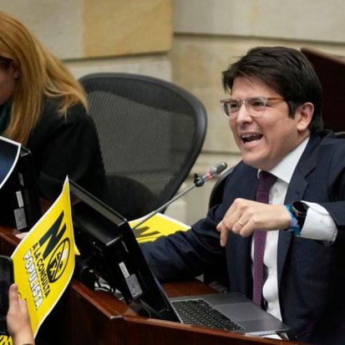 Ο Κολομβιανός γερουσιαστής Ουρίμπε «παλεύει για τη ζωή του» μετά από πυροβολισμούς