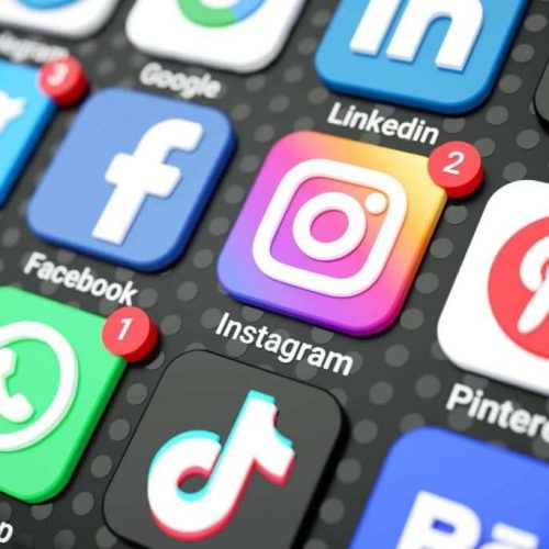 Η «ΜΑΧΗ» των social – Όποιο δεν σου «ΤΡΕΩΕΙ» χρόνο, πεθαίνει