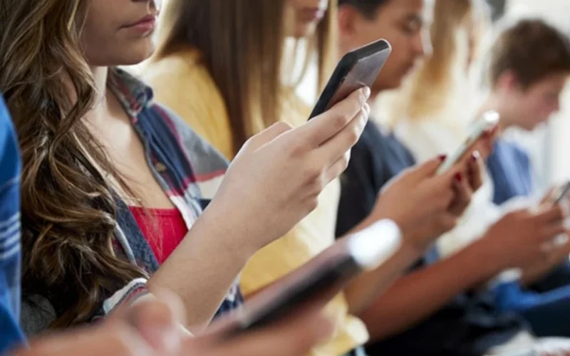 STOP στα social media για παιδιά κάτω των 15 – Όλες οι αλλαγές που έρχονται