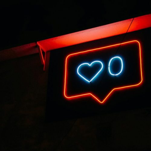 Social Media: Η «Επιδημία Μοναξιάς» που Χτυπά τα Παιδιά – Τι μπορεί να γίνει