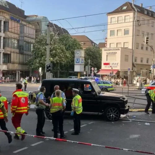 ΝΕΟΣ ΣΥΝΑΓΕΡΜΟΣ – Αυτοκίνητο έπεσε σε πλήθος